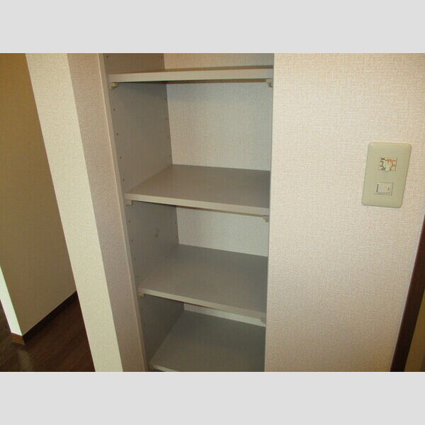 ルミエール　Ⅰ Ⅰ202(収納棚)