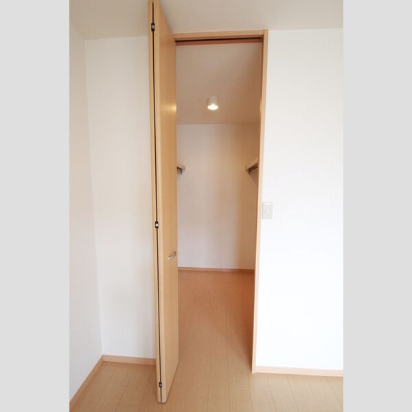 ウィステリア 収納