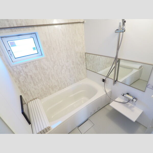 ヴィラージュたまプラーザ　桜102号室 バス(一坪サイズ・追い焚き給湯・浴室換気乾燥機・TV付き)