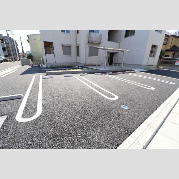 グローブ(Grove) 駐車場