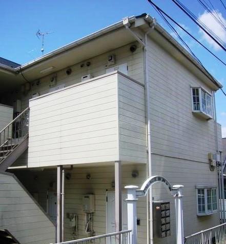 パレス井土ヶ谷201号室 閑静な住宅街にある建物で、静かな住宅地にあります