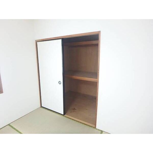 ロイヤルエモンド松戸 収納