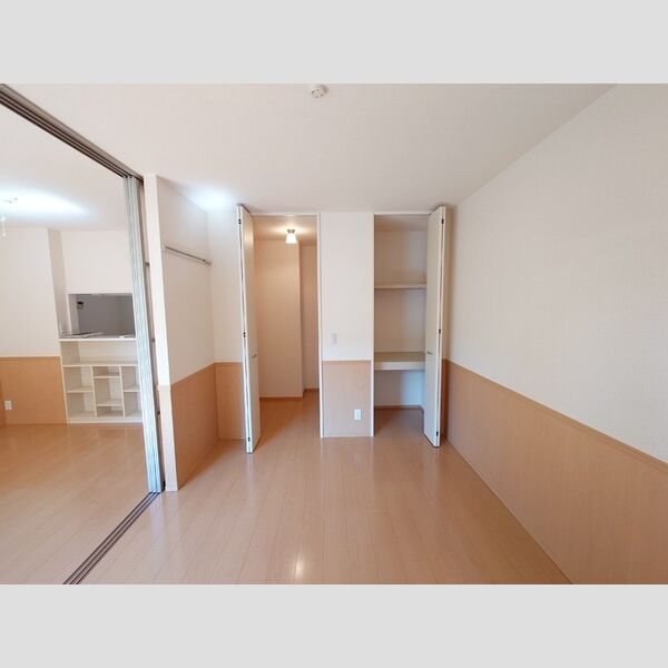 グリーンパレス103号室 洋室6帖(別角度)