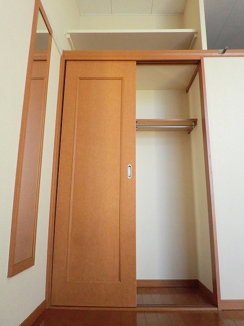 レオパレスエスペランサ クローゼット