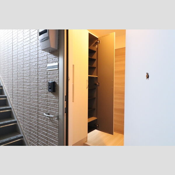 フラーリッシュ105号室 トールシューズBOX