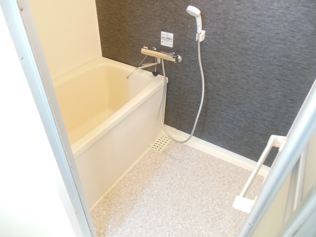 サンモール向台 洗い場（サーモスタッド水栓）