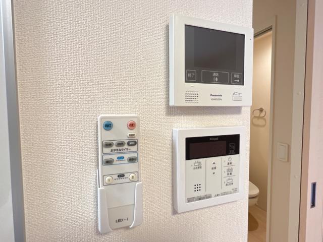 葉山レジデンスⅢ102号室 カメラ付インターホン