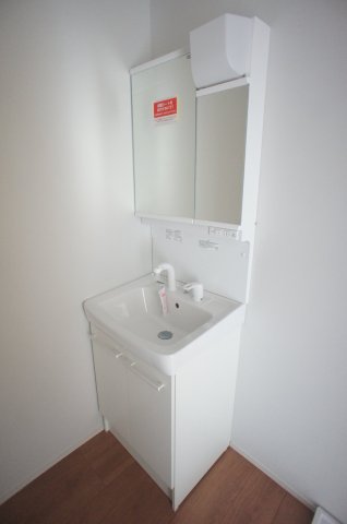 ウィンメゾン海神0302号室 使いやすい洗面所です