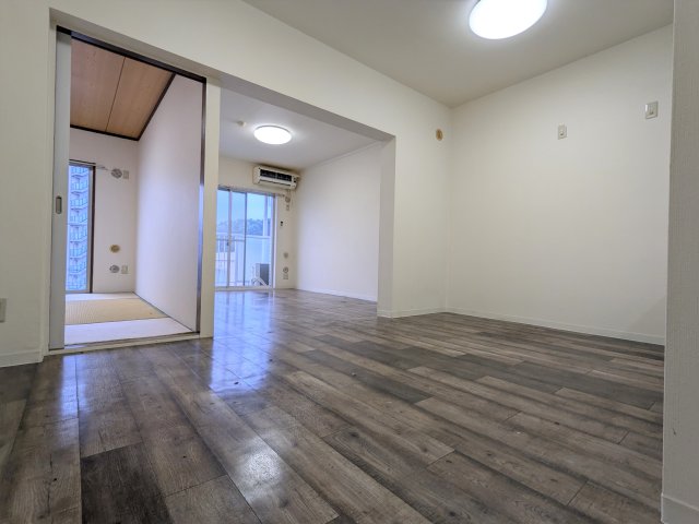 ユーコート南与野103号室 リビング