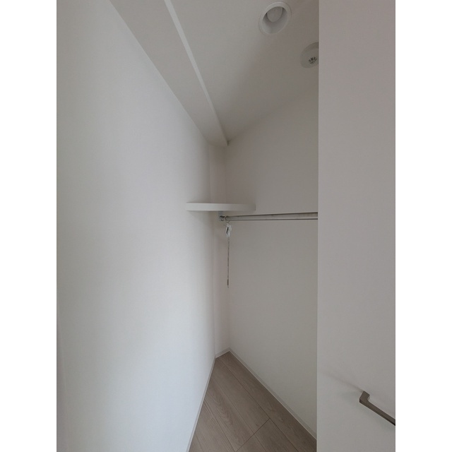 プレール・ドゥーク横濱子安708号室 ※各階色合いが異なります