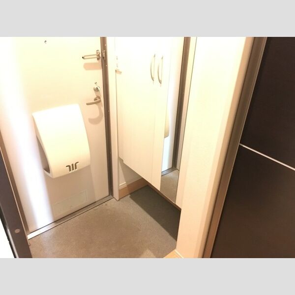 ソレアード　B棟105号室 玄関