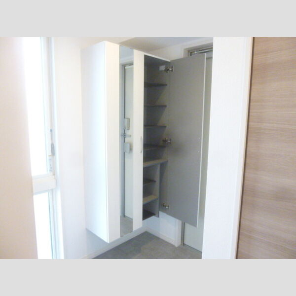 グラディート妙典208号室 トールシューズBOX