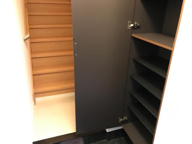 リリィガーデン 下駄箱