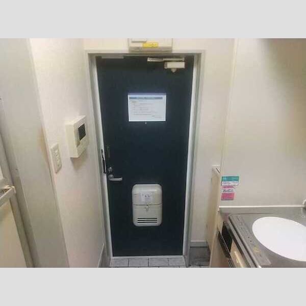 第2ヨシトモ102号室 玄関