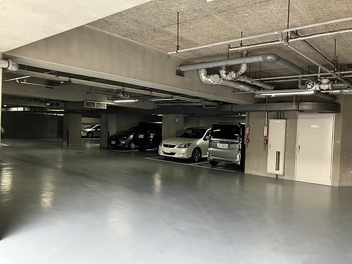 サンヴェール上大岡 駐車場