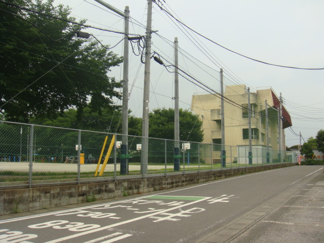 イル・プティット203号室 和土小まで750ｍ