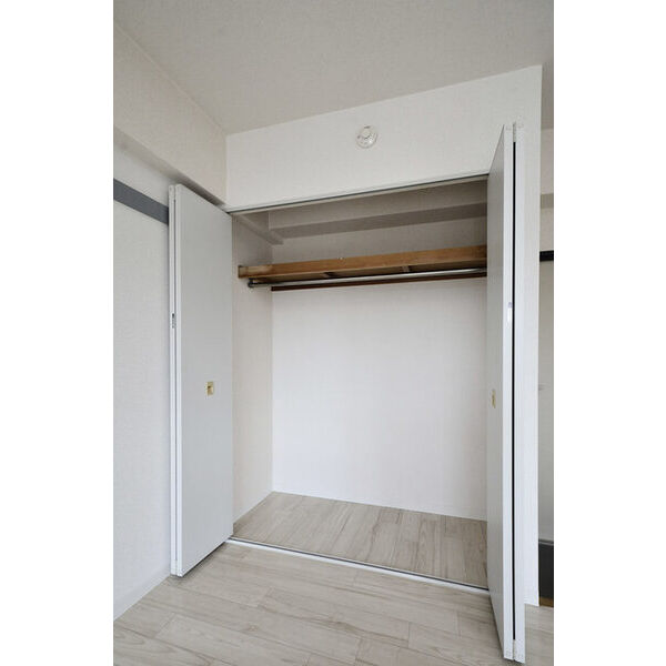 ラ・レジダンス・ド・鷺沼0505号室 収納