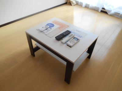 クレイノボナール208号室 テーブル