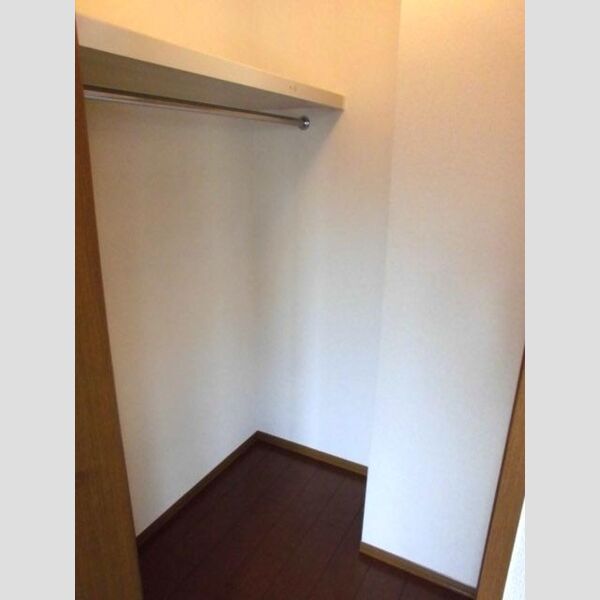 ヴィクトワール　Ⅱ201号室 ウォークインクローゼット