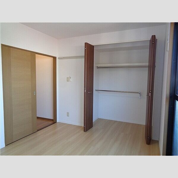 オーシャンヒルズ　C 収納