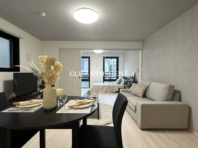 ＧＲＡＮ ＰＡＳＥＯ三宿Ⅱ2階 寝室の戸を開けておけば開放的な空間です。