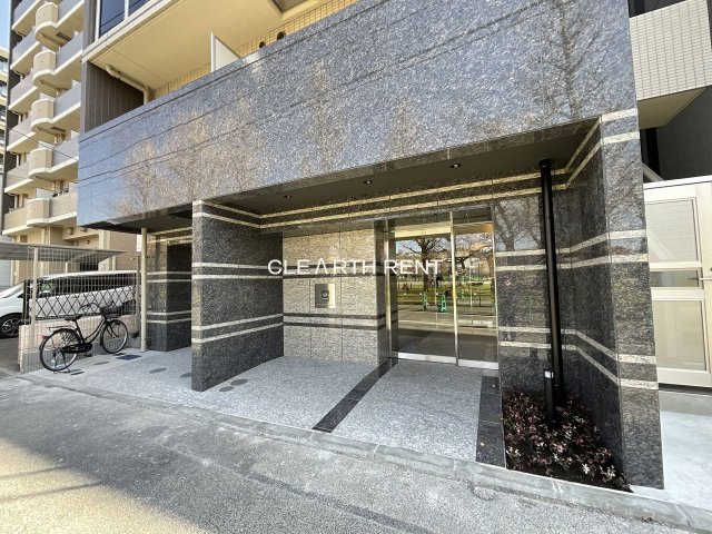 コンシェリア横濱蒔田公園 高級感のあるエントランス