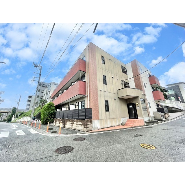 アンプルール フェール 上永谷 外観
