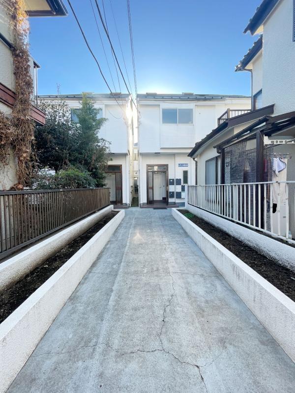 レジデンス中和泉A号棟2階 エントランス