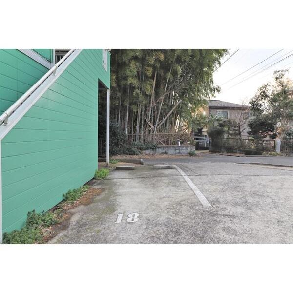 エステートピアマルイII103号室 駐車場