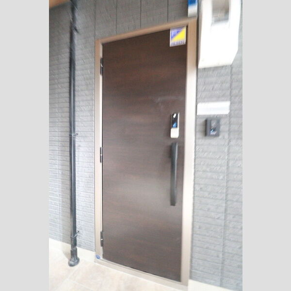 シェーンブルーメ横浜108号室 玄関