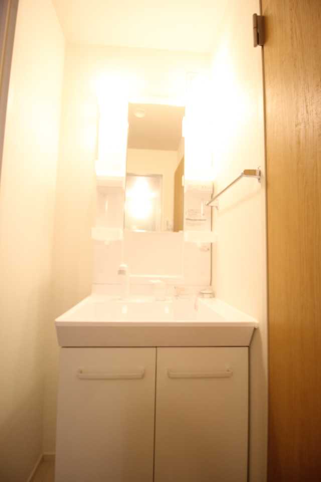 クレイノウィステリア 同タイプ写真の為、現況優先致します。