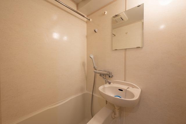 コンシェリア新橋7階 バス