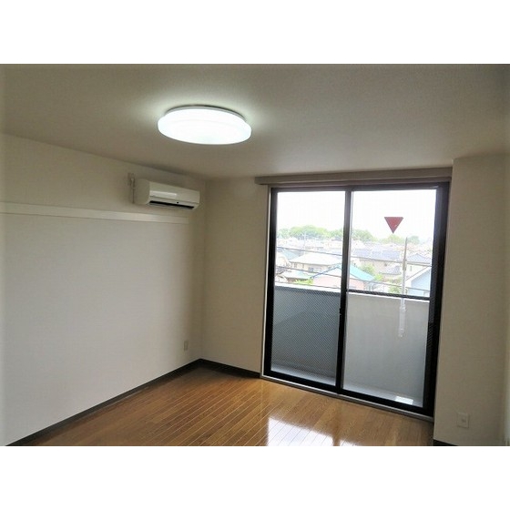 シンザンⅢ（旧第２ＹＡＭＡＤＡビル） リビング