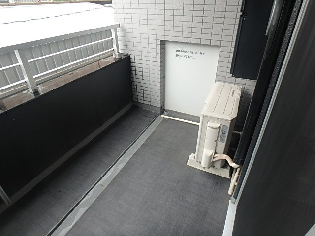 Ｒａｆｆｉｎｅ 雷門 バルコニー