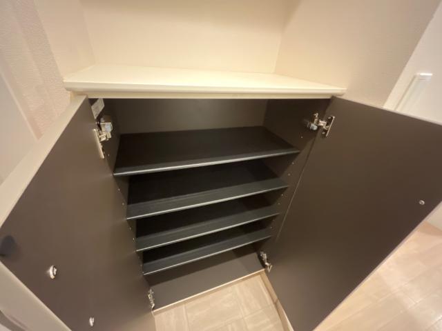 葉山レジデンスⅢ102号室 下駄箱