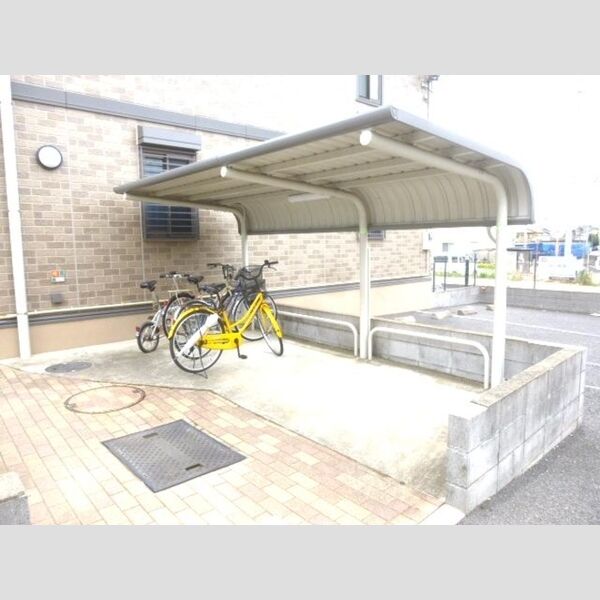 セジュール梨香 駐輪場