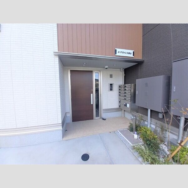 Dアヴァンス赤山 エントランス