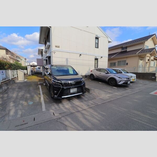 ガーデンハウスTANAKA 駐車場