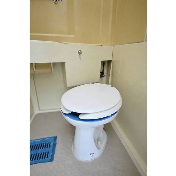 メゾン・ド・富士見町0205号室 トイレ