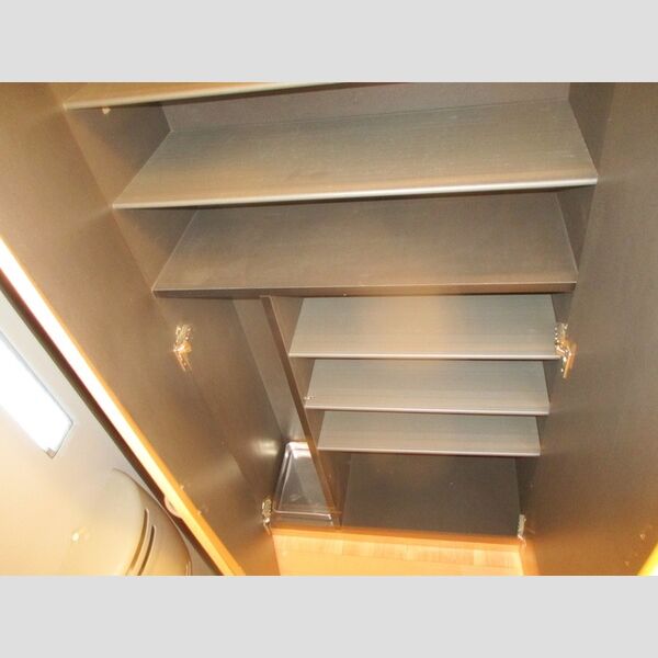 IS・若葉　ABA203号室 シューズボックス