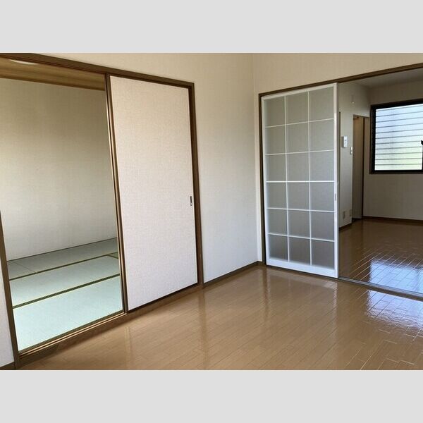 グランシャリオ101号室 洋室(別角度)