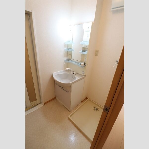 ラフィーネBaba102号室 洗髪洗面化粧台★室内洗濯機置き場