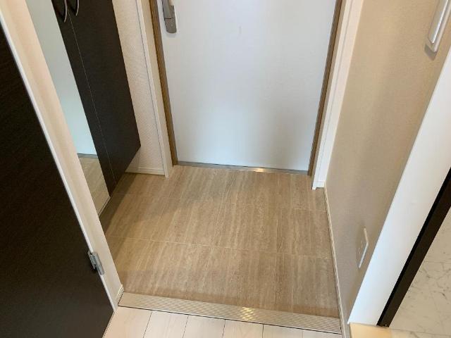 グランチェスタ203号室 玄関（イメージ）