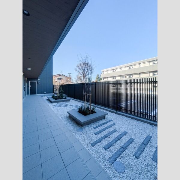 すずらん203号室 エントランス