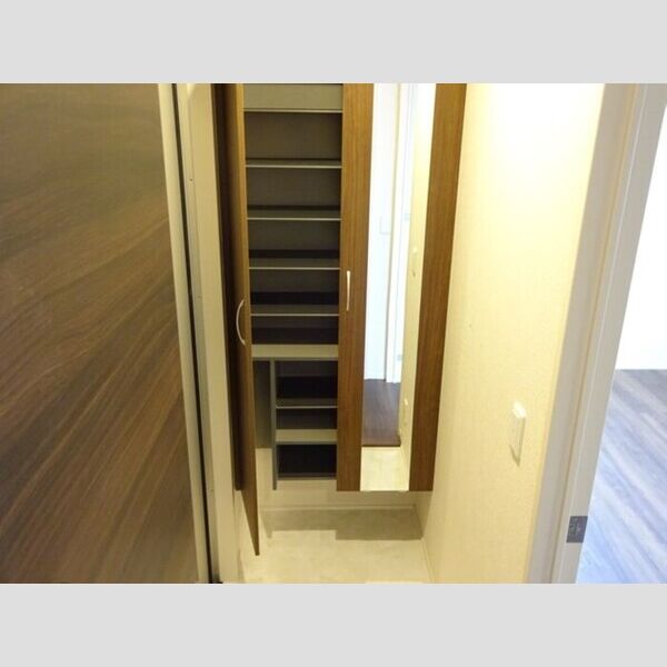 RAFALE-ERI(ラファール-エリ)302号室 シューズBOX