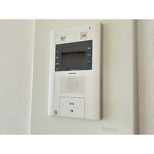 ウエダマンション101号室 モニター付きインターホン