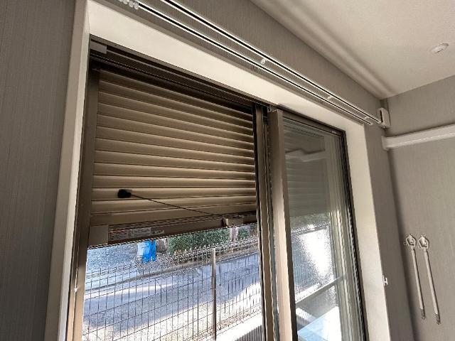 アウル103号室 窓シャッター