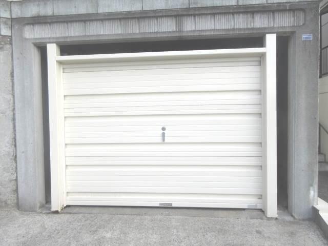 高田西４丁目戸建 駐車場