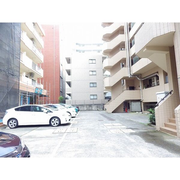 アリーナ湘南 駐車場