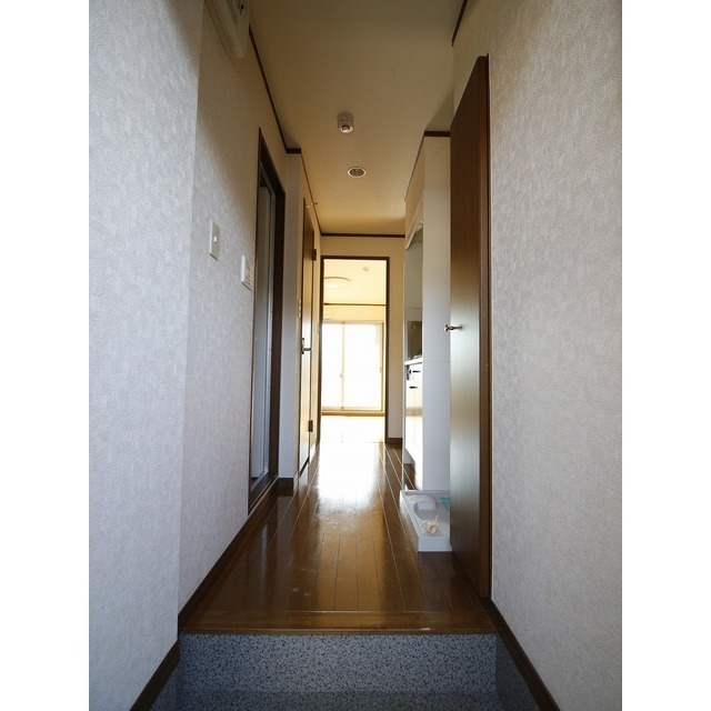 アンプルールフェール 槙 玄関